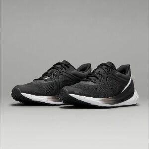 🍋 Lululemon Blisfull Women’s Running Shoes. Size 9.